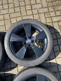 ORIGINÁL Alu Škoda Denom R17, 5x112 - TOP STAV, LETNÍ PNEU - 2