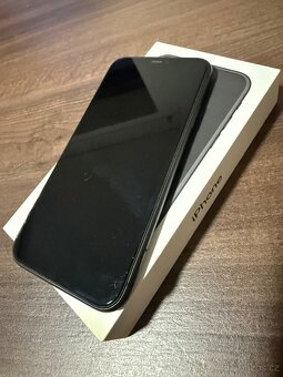 iPhone 11 64GB - 2
