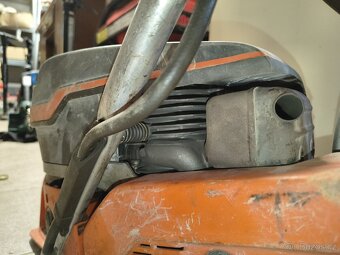 Okružní motorová pila Husqvarna - 2