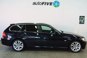 BMW 318i Touring 105kW, M paket, 2x ALU, SENZORY,VÝHŘEV,ŠÍBR - 2