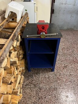 Stoleček se svěrákem - 2