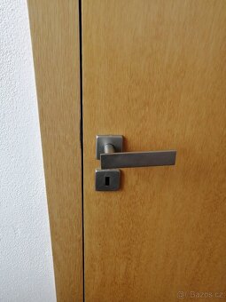 1x OBŘÍ posuvné dveře a 5x bezfalcové dveře - 2