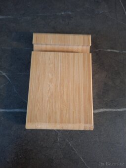 Stojanek na mobil Ikea Bergenes - 2