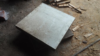 Dřevěná otočná pracovní deska-podstavec pod sochy a pod. - 2