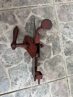Velmi starý dveřní zámek - 2
