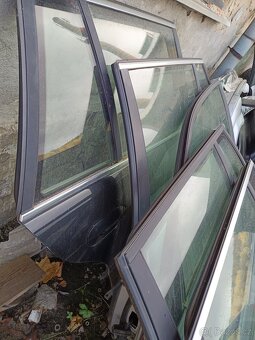 BMW E39 - dveře boční různých barev bez koroze - 2