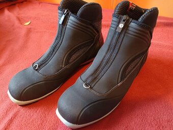 Běžecké lyže a boty - 2