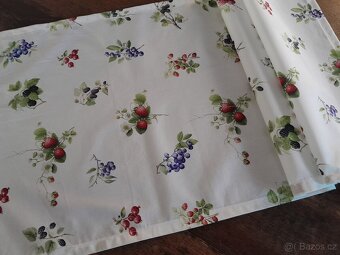 Ubrus.....lesní plody - 2