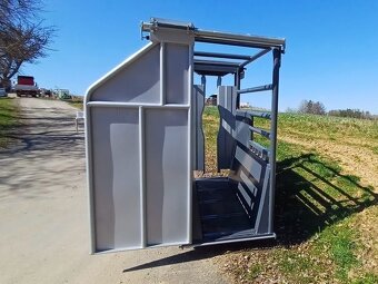 Fixační klec s váhou pro skot - 2