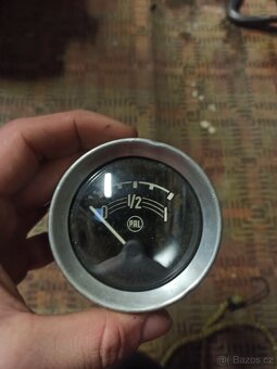 Automobilové budíky - 2