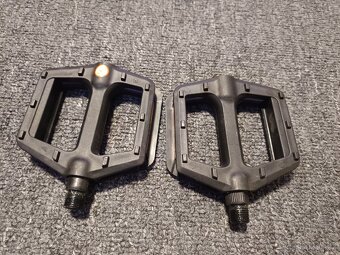 Pedály - 2