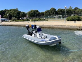 Motorový člun - 2