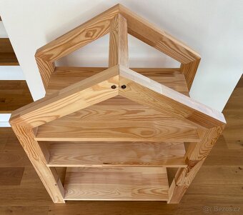 Regál velký dřevěný domeček - 2
