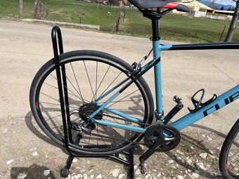 Silniční kolo Cube - 2