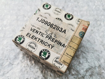 Elektromagnetický tlakový ventil - 1J0906283A - 2