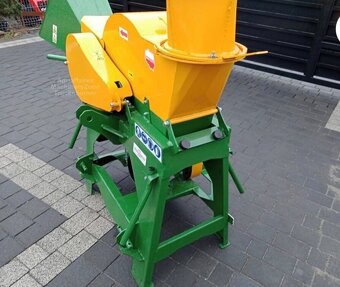 Štěpkovač větví na traktor - 2
