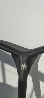 Řidítka ethic dryade 620 mm +úplně nové Gripy odi - 2