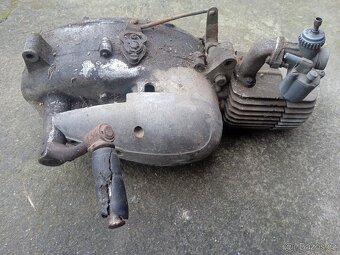 Motor Jawa 05 Pionýr, včetně štítku - 2