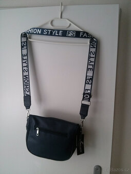 CROSSBODY LEDVINKA TM.MODRA NEBO ČERNA - NOVE - 2