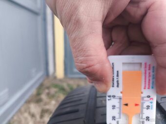 225/55R17 letní pneu - 2