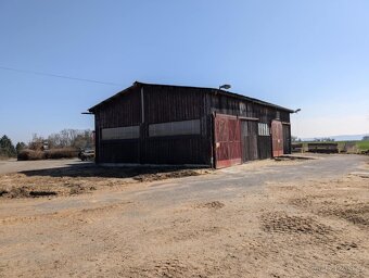 stavební pozemek 1250m2 s výrobním areálem - 2