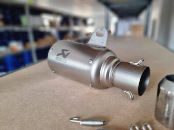 Prodám zcela nový, nepoužívaný, nerezový výfuk na motorku - 2
