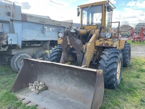 Nakladač UNK 320 - 2