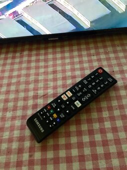 4K UHD LED Smart Televize Samsung UE50TU7092 - 127 cm - Wifi - 2