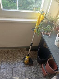 Dobrý den prodám funkční křovinořez. je na Aku batena - 2