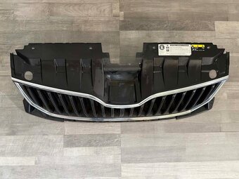 ŠKODA FABIA 3 - 6V - 2014-2018 - maska s chromem - 6V0853653 - 2