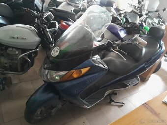 Suzuki AN 400 Burgman 2004, rozprodám po dílech - 2