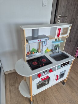 Dřevěná kuchyňka - PLAYTIVE - v dobrém stavu - 2