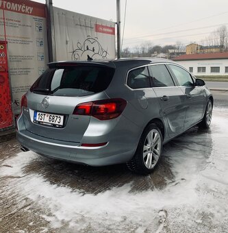 Opel Astra Sport Tourer ND - 2