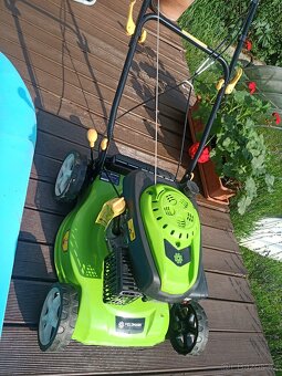 Sekačka motorová Fieldmann levně - 2