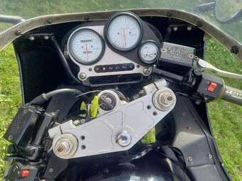 TRIUMPH DAYTONA 750 - 2
