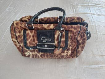 kabelka guess - 2