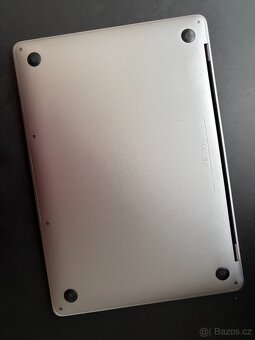 MacBook Pro 13” (2017) – kompletní balení - 2