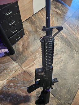 airsoft zbraň M4 - 2