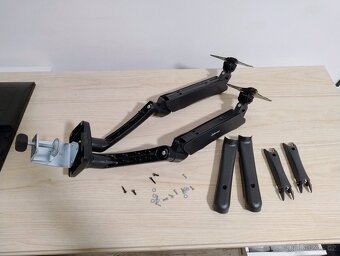 Držák monitorů AlzaErgo Arm AR2.1 černý - 2