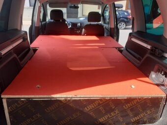 Seat Alhambra 2,0 TDI Style +servis -DPH+vestavba na spaní - 2