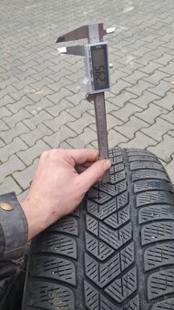 Pirelli scorpion 235/55 r19 zimní - 2