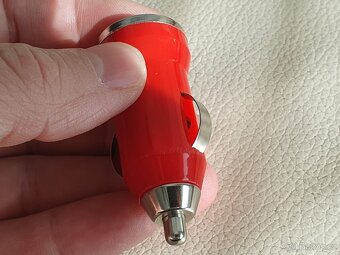 Nabíječka do auta Vodafone - 2