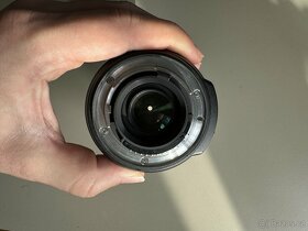 Nikon AF-S DX Nikkor 18-200mm f/3.5-5.6G IF-ED VR - 2