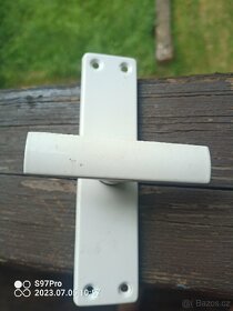 Kovové kličky na okna ROSTEX - 2