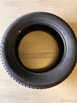 235/60R19 Yokohama BluEarth Winter V906 SUV - 2