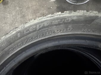 Gumy 235/45/18 Hankook Icept evo 3 - 2