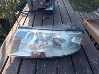 XENON+HALOGEN--SKODA SUPERB 1 - 2