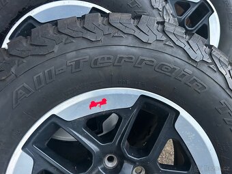 Jeep Wrangler sada z roku 2021 BF Allterrain 255/75 r17 - 2
