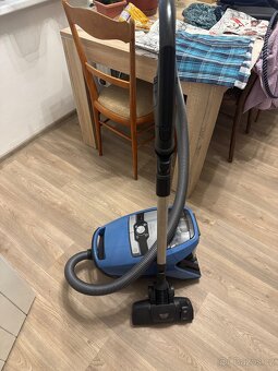 Bezsáčkový vysavač Miele Blizzard - 2