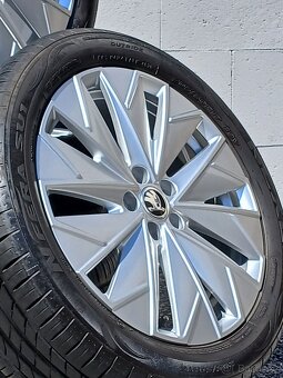 Pěkná letní alu kola Škoda Scala 205/50/17 vzorek 7mm - 2